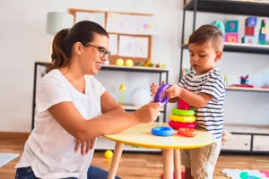 Teacher and Child (Spanish)